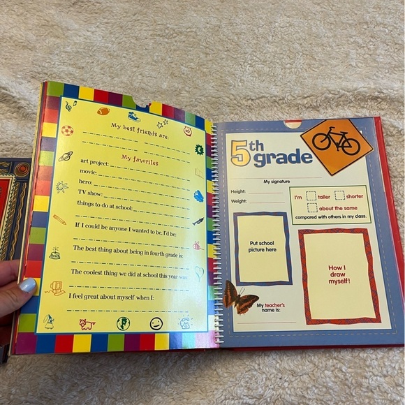 ❗️2 for 1❗️NWOT Family and School Scrapbooks - Picture 7 of 10